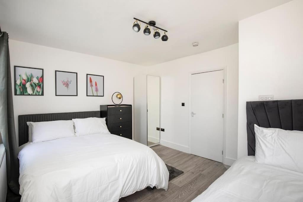 Spacious Serenity In The Heart Of Central Londra Exterior foto