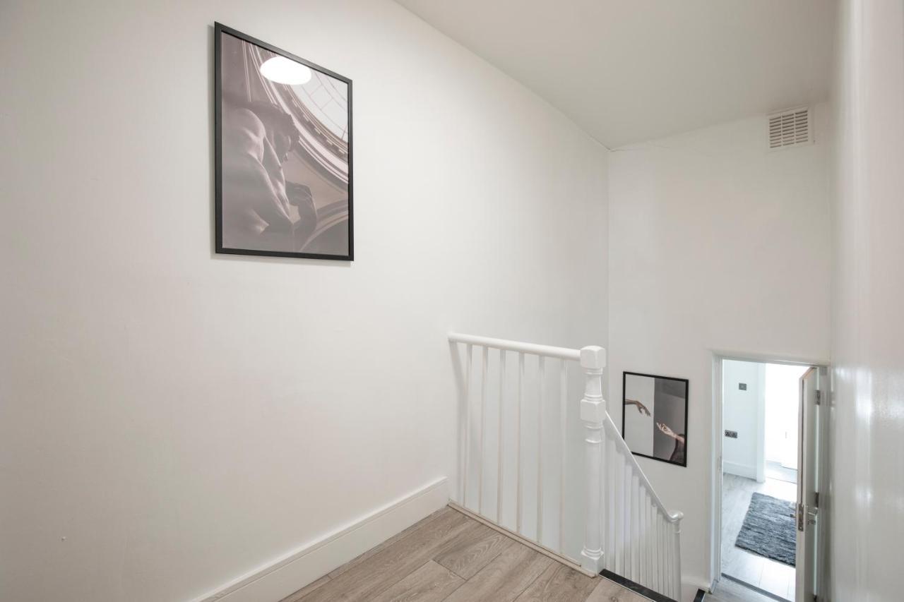 Spacious Serenity In The Heart Of Central Londra Exterior foto
