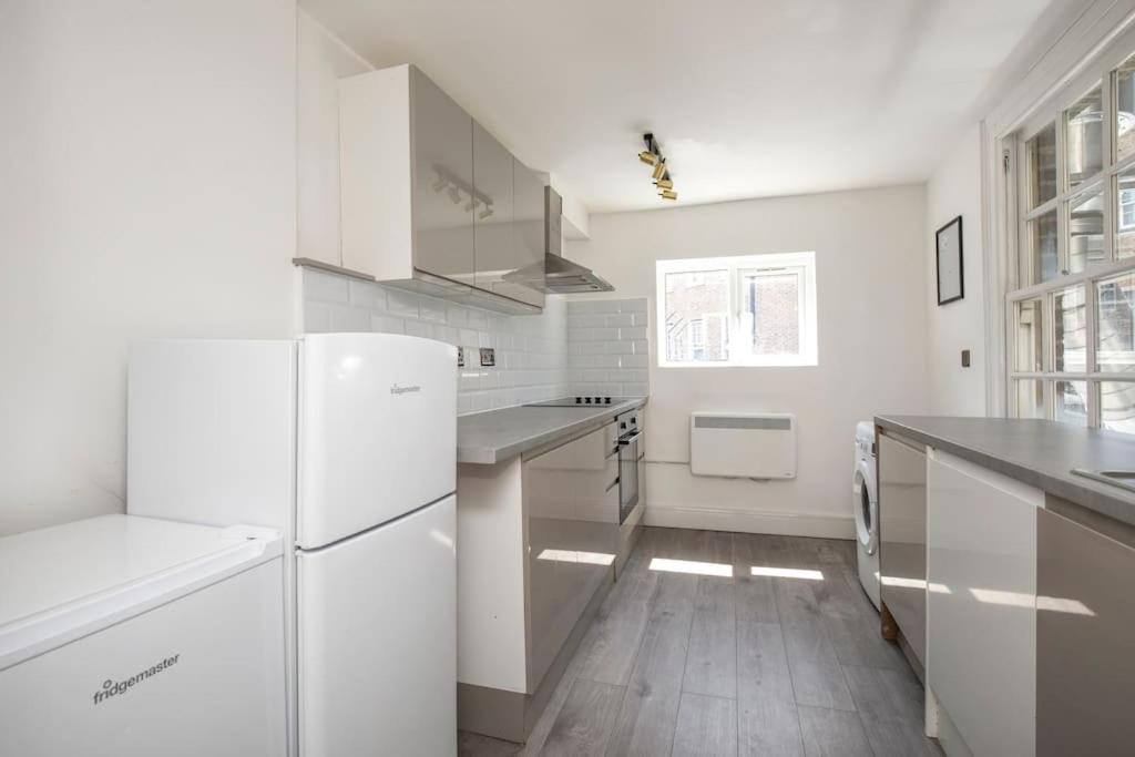 Spacious Serenity In The Heart Of Central Londra Exterior foto