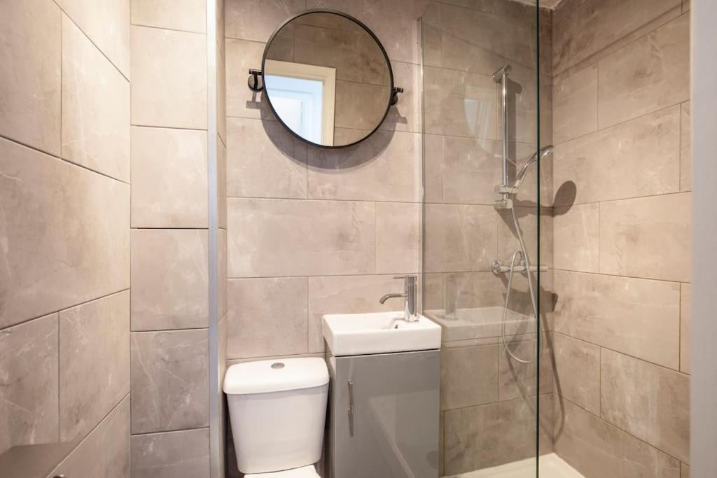Spacious Serenity In The Heart Of Central Londra Exterior foto